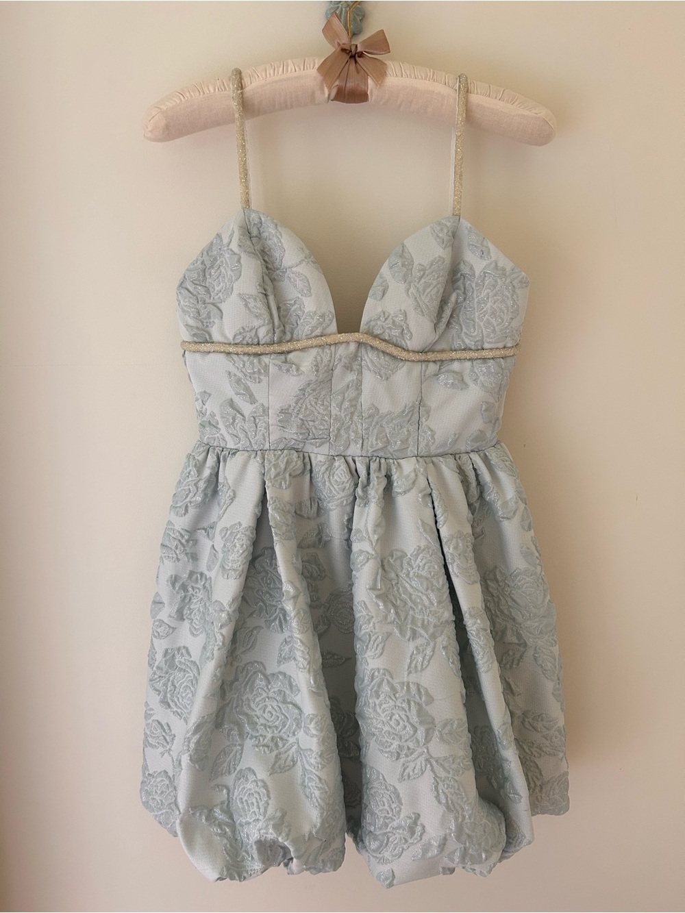 For Love & Lemons “Lydia” Party Jacquard Dress in Ice Blue
Size: XS
EUC